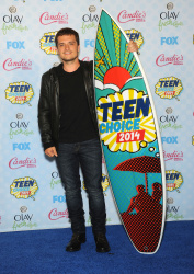 Josh Hutcherson - FOX's 2014 Teen Choice Awards in Los Angeles (2014.08.10) - 33xHQ RMec6aDF