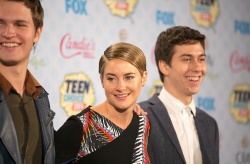 Shailene Woodley - 2014 Teen Choice Awards, Los Angeles August 10, 2014 - 363xHQ RlDv32SA