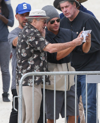 Zac Efron & Robert De Niro - On the set of Dirty Grandpa in Tybee Island,Giorgia 2015.04.28 - 103xHQ S5PVrP1l
