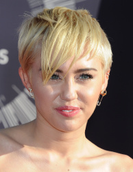 Miley Cyrus - 2014 MTV Video Music Awards in Los Angeles, August 24, 2014 - 350xHQ SK8K6ha4