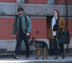 Jake Gyllenhaal & Ruth Wilson - Out In New York City 2014.12.27 - 14xHQ SOwUFcj7