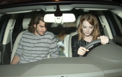 Andrew Garfield - Andrew Garfield & Emma Stone - Leaving an Arcade Fire concert in Los Angeles - May 27, 2015 - 108xHQ TJQaF5Ba