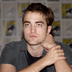 Robert Pattinson - "The Twilight Saga: Breaking Dawn. Part 1" press conference portraits by Armando Gallo (San Diego, July 21, 2011) - 34xHQ Tli7woww