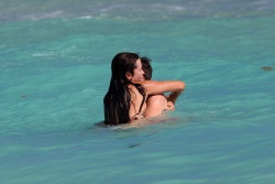 Jamie Dornan - At the beach with his girlfriend, Amelia Warner in Miami - January 17, 2013 - 25xHQ TqRLTguH
