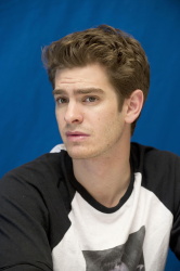 Andrew Garfield - Andrew Garfield - The Amazing Spider-Man press conference portraits by Magnus Sundholm (Cancun, April 16, 2012) - 7xHQ Tzcxcf3C