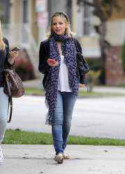 Sarah Michelle Gellar - out and about in Brentwood, 30 января 2015 (28xHQ) UulM6ksx