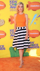 Beth Littleford - 28th Annual Kids' Choice Awards, Inglewood, 28 марта 2015 (5xHQ) V6CBVfje