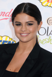 Selena Gomez - At the FOX's 2014 Teen Choice Awards, August 10, 2014 - 393xHQ VI36oGqX