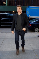 Jake Gyllenhaal - Out & About In New York City 2014.11.03 - 7xHQ VKOqYR44