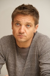 Jeremy Renner - Marvel's The Avengers press conference portraits by Vera Anderson (Los Angeles, April 13, 2012) - 4xHQ Vf3lDayJ