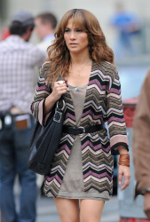 Jennifer Lopez - On the set of The Back-Up Plan in NYC (16.07.2009) - 120xHQ W08NeDTX