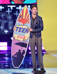 Ansel Elgort - FOX's 2014 Teen Choice Awards in Los Angeles (2014.08.10) - 8xHQ WDNmYkh1