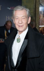 Ian McKellen - 'The Hobbit An Unexpected Journey' New York Premiere benefiting AFI at Ziegfeld Theater in New York - December 6, 2012 - 28xHQ WmCmseia