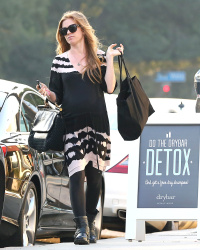 Isla Fisher - Out and about in Beverly Hills, 9 января 2015 (21xHQ) XfsSfbi5
