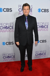 Nathan Fillion - 39th Annual People's Choice Awards at Nokia Theatre in Los Angeles (January 9, 2013) - 28xHQ XzyvjQLR