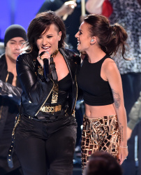 Demi Lovato and Cher Lloyd - Performing Really Don't Care at the Teen Choice Awards. August 10, 2014 - 45xHQ Z4WinVSx