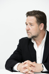Russell Crowe - "Noah" press conference portraits by Armando Gallo (Beverly Hills, March 24, 2014) - 19xHQ ZTiXycEG