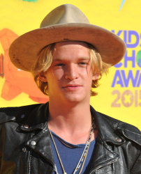 Cody Simpson - 28th Annual Kids' Choice Awards, Inglewood, 28 марта 2015 (52xHQ) ZqQrJXNX