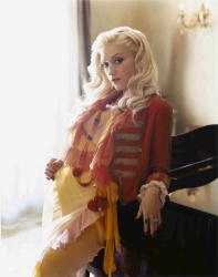 Gwen Stefani - Поиск AHu9CcwP