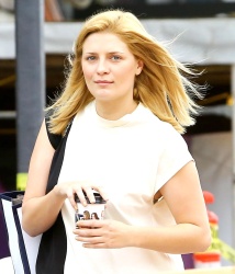 Mischa Barton - Out and about in West Hollywood, 29 января 2015 (13xHQ) Ax3QxKc9