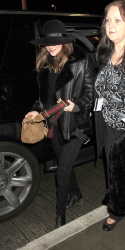 Dakota Johnson - Arriving at LAX Airport in Los Angeles - February 22, 2015 (28xHQ) BvKeohqf