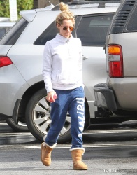 Ashley Tisdale - Stopping by a nail salon in Los Angeles - February 22, 2015 (14xHQ) CxE9SiBC