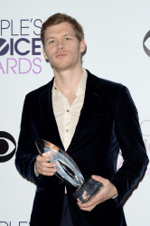 Joseph Morgan, Persia White - 40th People's Choice Awards held at Nokia Theatre L.A. Live in Los Angeles (January 8, 2014) - 114xHQ D2s3lpXG