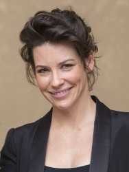 Evangeline Lilly - 'The Hobbit: The Desolation Of Smaug' Press Conference at The Beverly Hilton Hotel on December 3, 2013 in Beverly Hills, California - 12xHQ D8uW2Brg