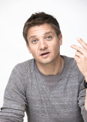 Jeremy Renner - "The Avengers" press conference portraits by Armando Gallo (Los Angeles, April 13, 2012) - 12xHQ DTTE0UI5