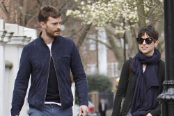 Jamie Dornan - Out and about with Amelia Warner in London - April 1, 2015 - 14xHQ EBmoYOVP