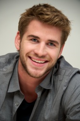 Liam Hemsworth - The Hunger Games press conference portraits by Vera Anderson (Los Angeles, March 1, 2012) - 9xHQ EFg12WJq