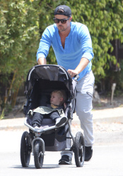 Josh Duhamel - Josh Duhamel - Out and about in Brentwood - May 9, 2015 - 22xHQ EdxmH3YW