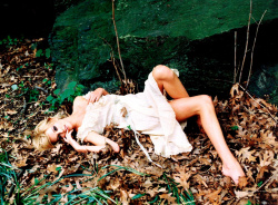 Charlize Theron - Ellen von Unwerth Photoshoot 1999 - 8xHQ Er0CKYAh