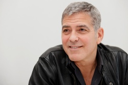 George Clooney - Tomorrowland press conference portraits (Beverly Hills, May 8, 2015) - 26xHQ FNvPc5qO