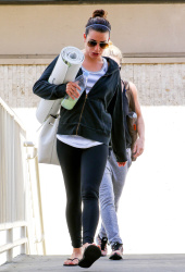 Lea Michele - leaving a yoga class in Hollywood, February 2, 2015 - 43xHQ GgrGpCoO