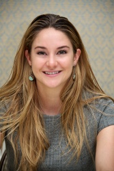 Shailene Woodley - The Spectacular Now press conference portraits by Vera Anderson (Beverly Hills, July 29, 2013) - 13xHQ Goj4bojq