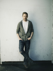 Shawn Ashmore - The Faces of Fox Photoshoot 2012 - 5xHQ H6WdMqPZ