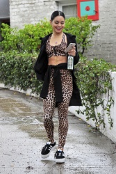 Vanessa Hudgens - Out in Los Angeles, 5 января 2015 (18xHQ) ICPT2Lao