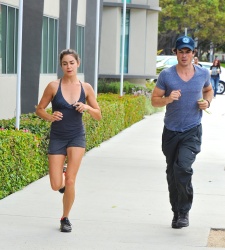 Ian Somerhalder & Nikki Reed - out for an early morning jog in Los Angeles (July 19, 2014) - 27xHQ JmnsxN3I