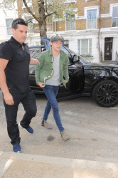 Niall Horan - Recording studio in London - April 24, 2015 - 19xHQ JwemkLvD