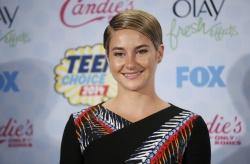 Shailene Woodley - 2014 Teen Choice Awards, Los Angeles August 10, 2014 - 363xHQ K2dWTYIS