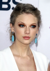 Taylor Swift - 2013 People's Choice Awards at the Nokia Theatre in Los Angeles, California - January 9, 2013 - 247xHQ LOpmLFCB