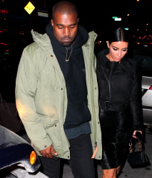 Kim Kardashian and Kanye West - Out and about in New York City, 8 января 2015 (54xHQ) Lp4hvXvI