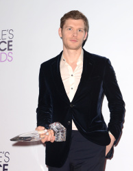 Joseph Morgan, Persia White - 40th People's Choice Awards held at Nokia Theatre L.A. Live in Los Angeles (January 8, 2014) - 114xHQ LzM127mB