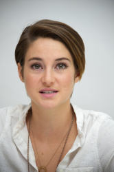 Shailene Woodley - Divergent press conference portraits by Vera Anderson (Los Angeles, Beverly Hills, March 8, 2014) - 10xHQ MUw1M6li