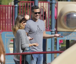 Jessica Alba - Jessica and her family spent a day in Coldwater Park in Los Angeles (2015.02.08.) (196xHQ) MdGOsTWM