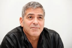George Clooney - Tomorrowland press conference portraits (Beverly Hills, May 8, 2015) - 26xHQ My7nKHZ3