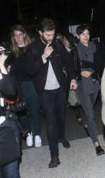 Jamie Dornan - Spotted at at LAX Airport with his wife, Amelia Warner - January 13, 2015 - 69xHQ N7pL8Fti
