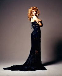 Christina Aguilera - Robert Erdmann Photoshoot 2004 - 40xHQ NqkdellH