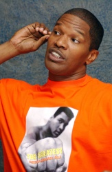 Jamie Foxx - Ray press conference portraits by Vera Anderson (New York, October 1, 2004) - 8xHQ O0KSQhS2
